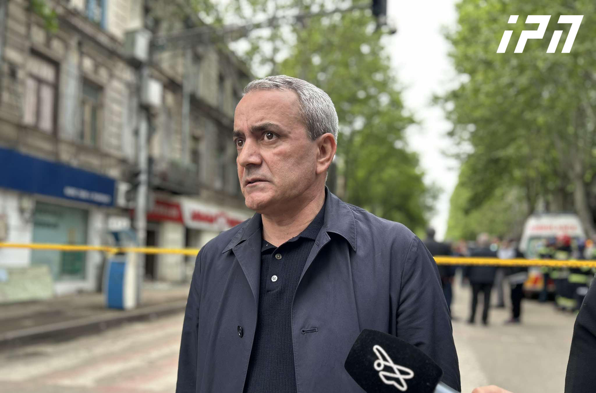 ნაძალადევის რაიონის გამგებელი - დადიანის ქუჩაზე კორპუსიდან ყველა ოჯახი გაგვყავს სასტუმროში, არავინ დარჩება ღია ცის ქვეშ - შენობის ავარიულობის შესახებ ინფორმაცია გვქონდა, მაგრამ რატომღაც მოსახლეობასთან ვერ შედგა შეთანხმება