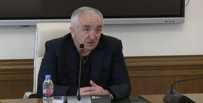 ვალერი გელაშვილი - გმადლობთ ყურადღებისთვის ქალბატონო თეა, მაგრამ ამას არ ვიმსახურებდი, მიხეილ სააკაშვილის ჯარიმის გამო რომ კიდევ ქონება მიმატანინა ჩვენმა ხელისუფლებამ, ჯარიმა არ მეკუთვნოდა! რის გამო ვიბრძოლე 2012 წელს?