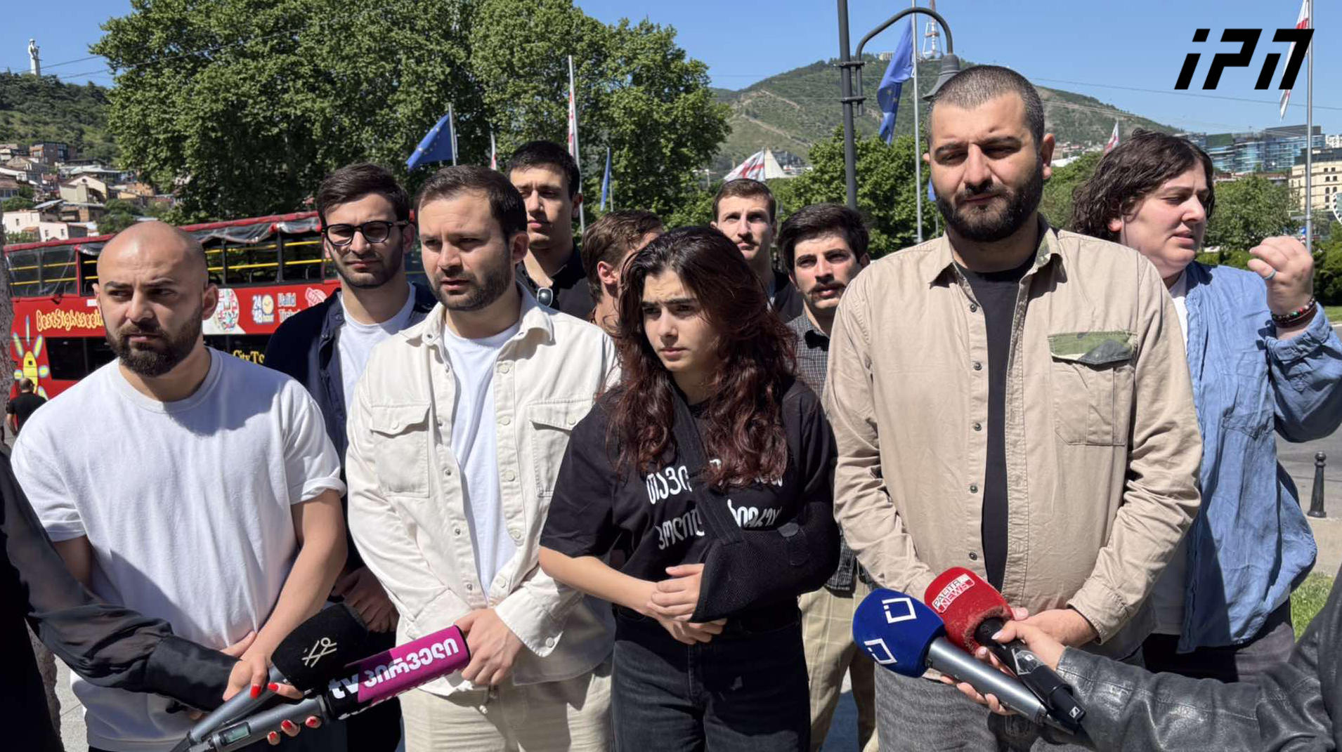 ევროპის მოედანზე სცენის აწყობა მიმდინარეობს - ევროპის დღესთან დაკავშირებით დღეს დაგეგმილი აქციის ორგანიზატორები მოქალაქეებს მონაწილეობისკენ მოუწოდებენ
