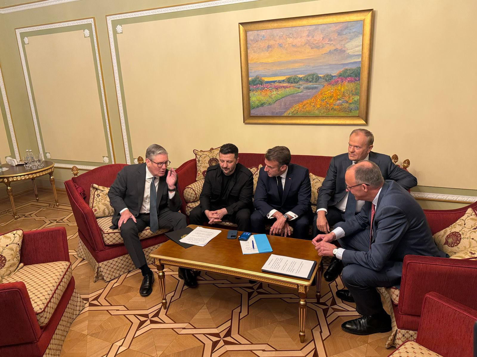ანდრეი სიბიგას ინფორმაციით, „მსურველთა კოალიციის“ წევრებმა და ვოლოდიმირ ზელენსკიმ დონალდ ტრამპთან სატელეფონო საუბარი გამართეს
