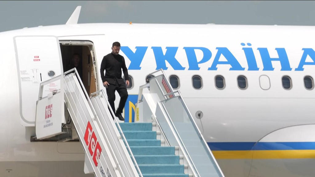 Владимир Зеленский прибыл в Турцию