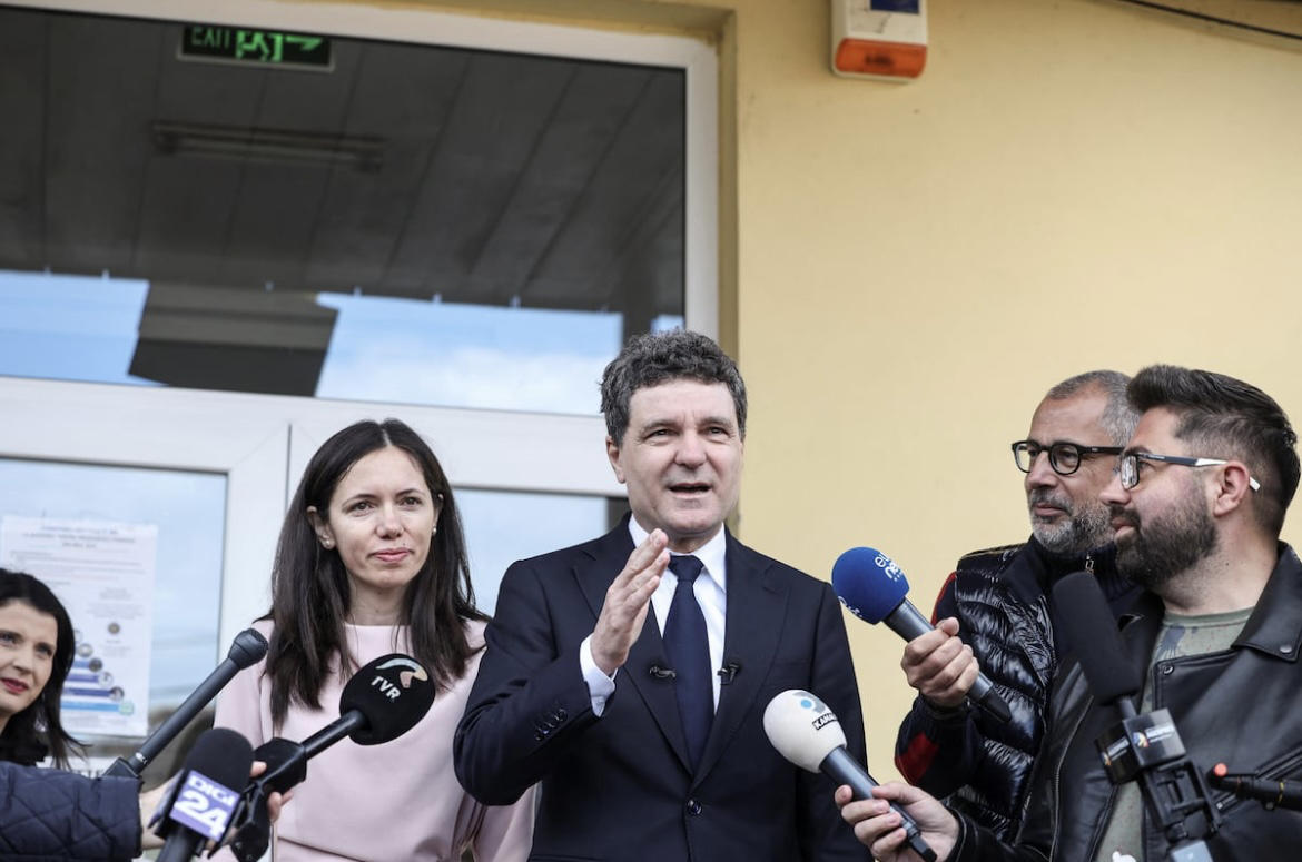 ეგზიტპოლის თანახმად, რუმინეთის საპრეზიდენტო არჩევნების მეორე ტურში ცენტრისტი ნიკუსორ დენი ლიდერობს