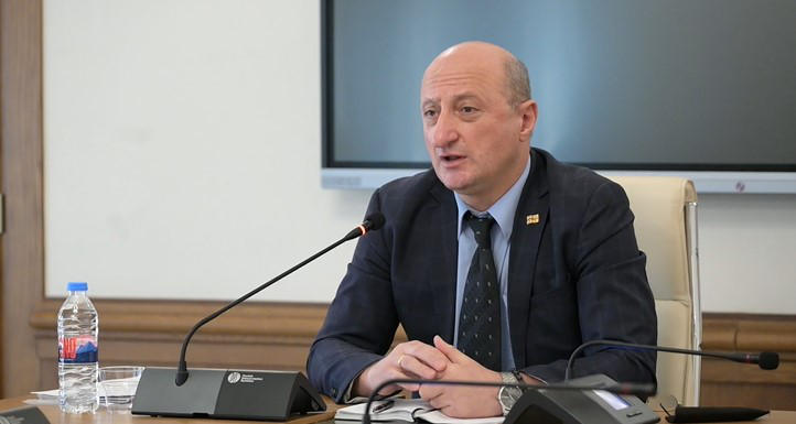 დავით ლორთქიფანიძე - სულიკო ასათიანს მარცხენა თვალი ჰქონდა გამოთხრილი, ყელი გამოგლეჯილი, ხელები დამტვრეული, მისმა მეუღლემ მითხრა, „დენს შეიძლება ასეთი რაღაც გაეკეთებინაო?“ - ყველამ იცის, რომ ეს ადამიანი არც დენს მოუკლავს და არც შეტაკებაში დაღუპულა