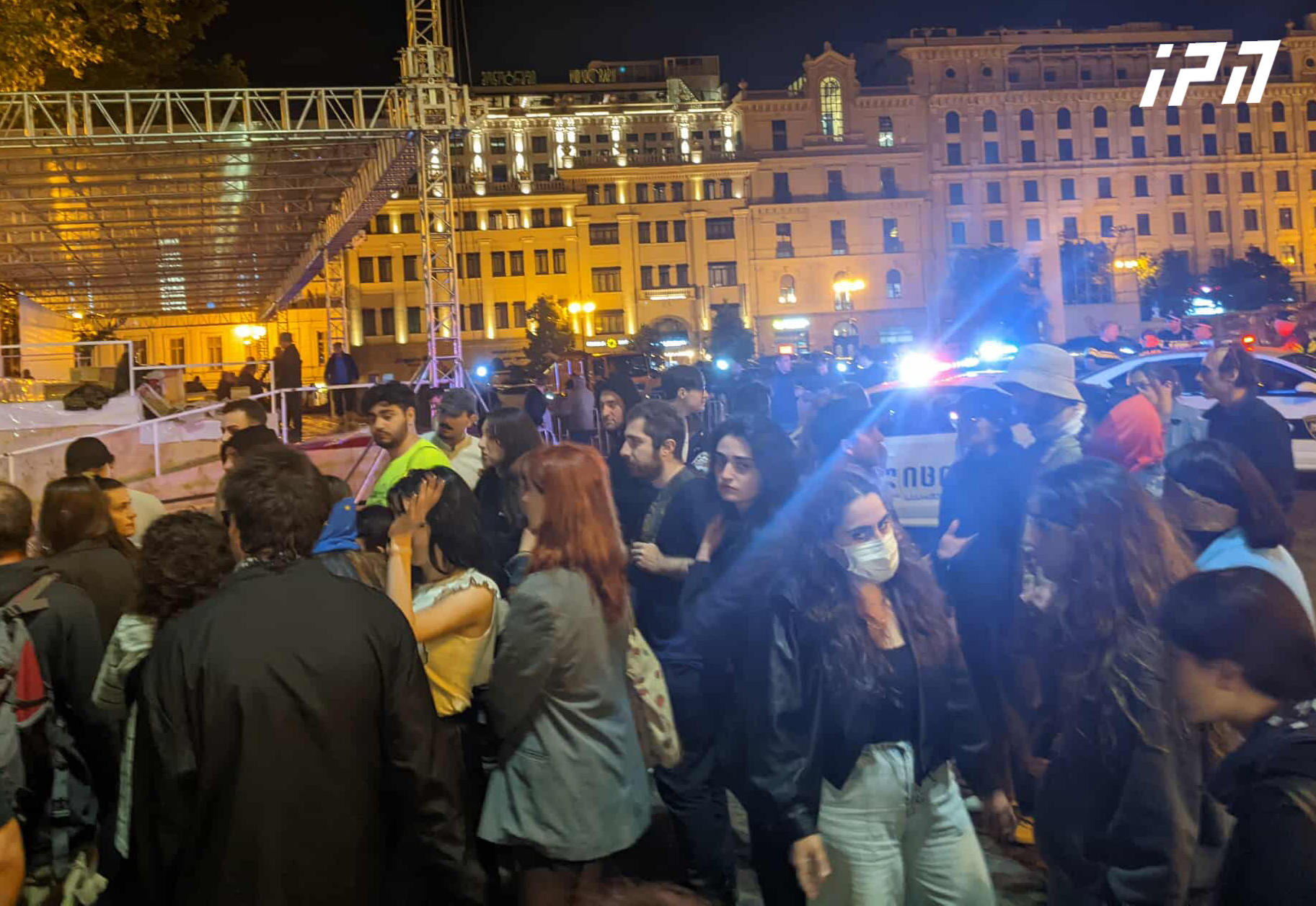 აქციის მონაწილეების ინფორმაციით, „თავისუფლების მეტროს“ მიმდებარედ აქტივისტი მეგი დიასამიძე დააკავეს