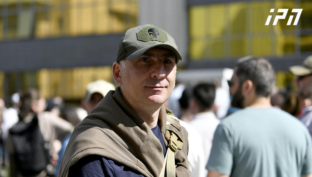 ალეკო ელისაშვილი ზურაბ ჯაფარიძის სასამართლო პროცესზე - ერთი კაცის დასაჭერად გამოიყვანეს ასობით და ათასობით პოლიციელი - ვხედავთ შეშინებულ ხელისუფლებას, რომელსაც მუხლები უკანკალებს