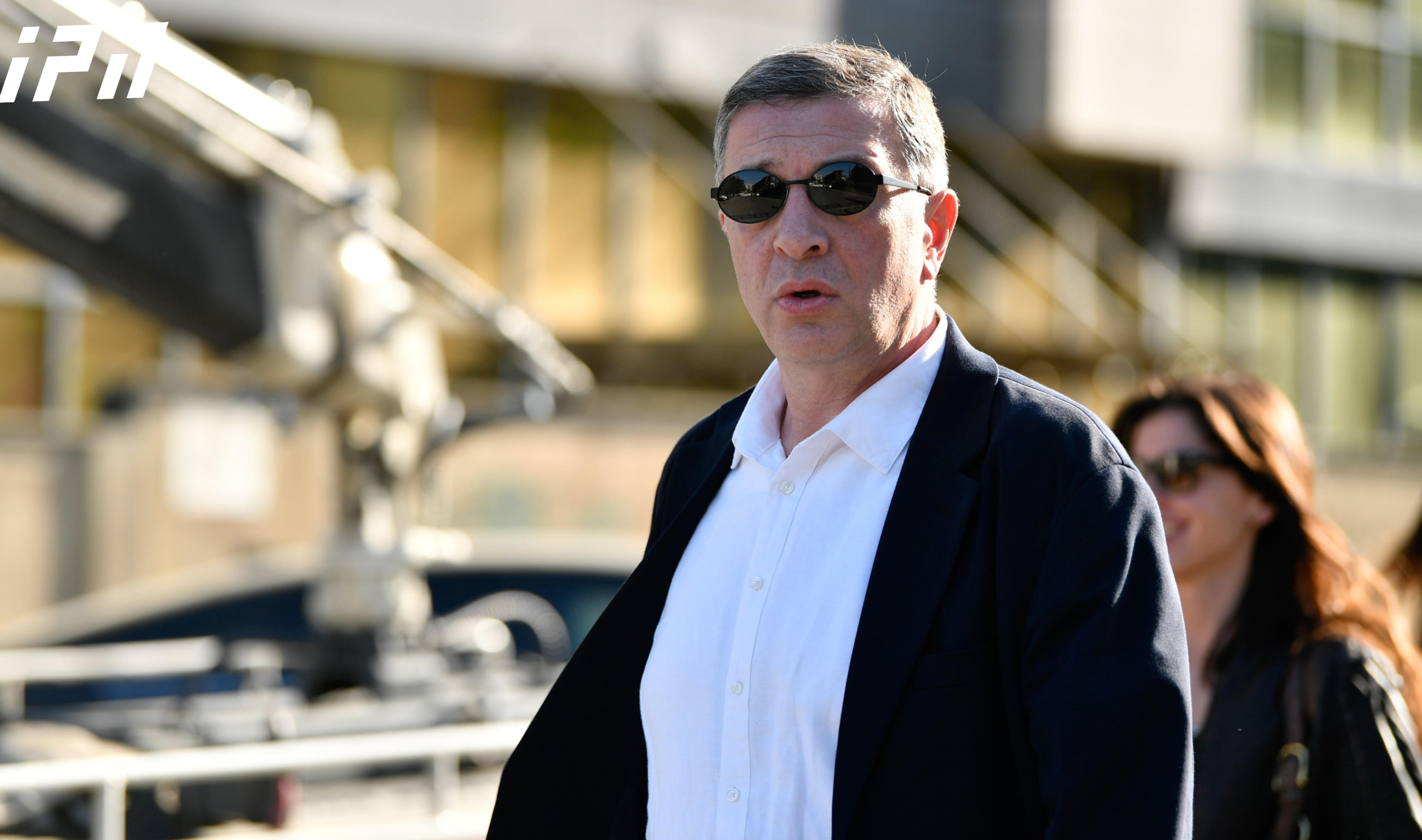 გიგი უგულავა - ფაქტობრივად, ნებისმიერი საარჩევნო დაპირება, მაგალითად, პენსიის გაზრდა, იგივე ქრთამის მიცემაა, სიგიჟეა - ყველა ძალოვანი სისტემის თანამშრომლებს საჯაროდ გთავაზობთ, რომ მოგეცემათ პრემია ყველას, ვინც რეჟიმს გადაუდგება