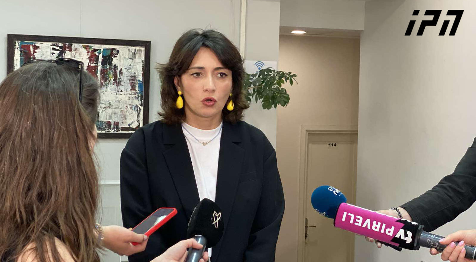 ეკა გიგაური ზურაბ ჯაფარიძეზე - კომიკურია, როცა წინა ხელისუფლების ქმედებებს იძიებენ და ადამიანს იჭერენ, რომელიც არანაირი კავშირში არ იყო წინა ხელისუფლებასთან იმ პერიოდში