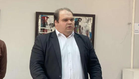 საჯარო მოსამსახურეთა დამოუკიდებელი პროფესიული კავშირი კონსტიტუციის 78-ე მუხლის“ წევრის, გიგა სოფრომაძის ინფორმაციით, თანათავმჯდომარე, კახი სამხარაძე აღნიშნულ ორგანიზაციას ტოვებს