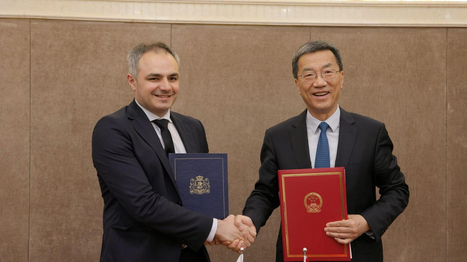ჩინეთთან განათლების სფეროში თანამშრომლობის ხელშეკრულება გაფორმდა - დოკუმენტი ითვალისწინებს დიპლომების/სერტიფიკატების ურთიერთაღიარების მიზნით პარტნიორობას