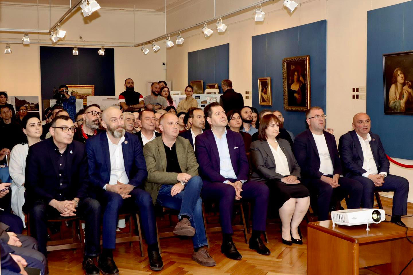 დავით ფაცაცია ბათუმში არქიტექტურული პროექტების გამოფენას დაესწრო