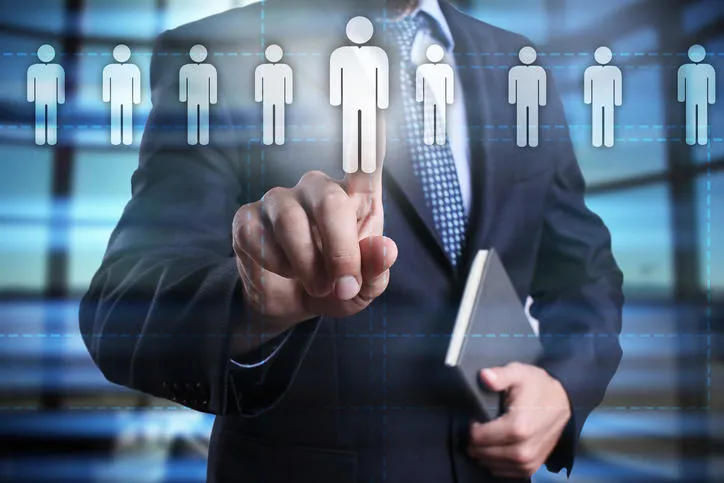 The advisor position in public service will no longer be paid