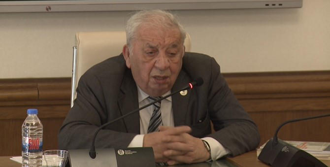 გიორგი გოგოლაშვილი - გიგი თევზაძემ მითხრა: „ჩვენ ისე უნდა გავაკეთოთ, რომ საქართველოში სახელმწიფო ენა უნდა იყოს ინგლისური“ - ეს იყო თევზაძის განმარტება კითხვაზე, რატომ იყო შეტევა ქართულ ენაზე