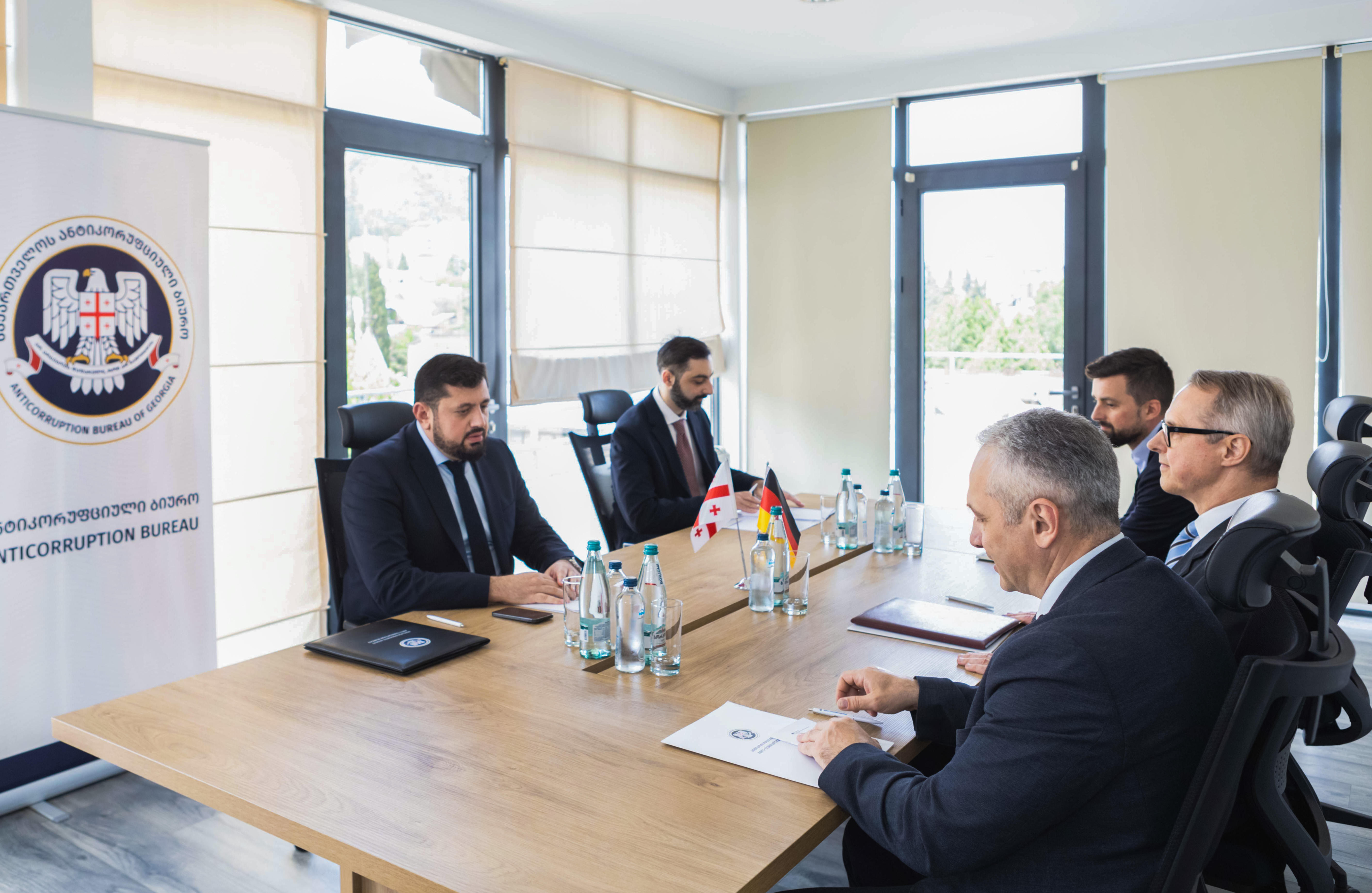 ანტიკორუფციული ბიუროს უფროსი გერმანიის ელჩს შეხვდა