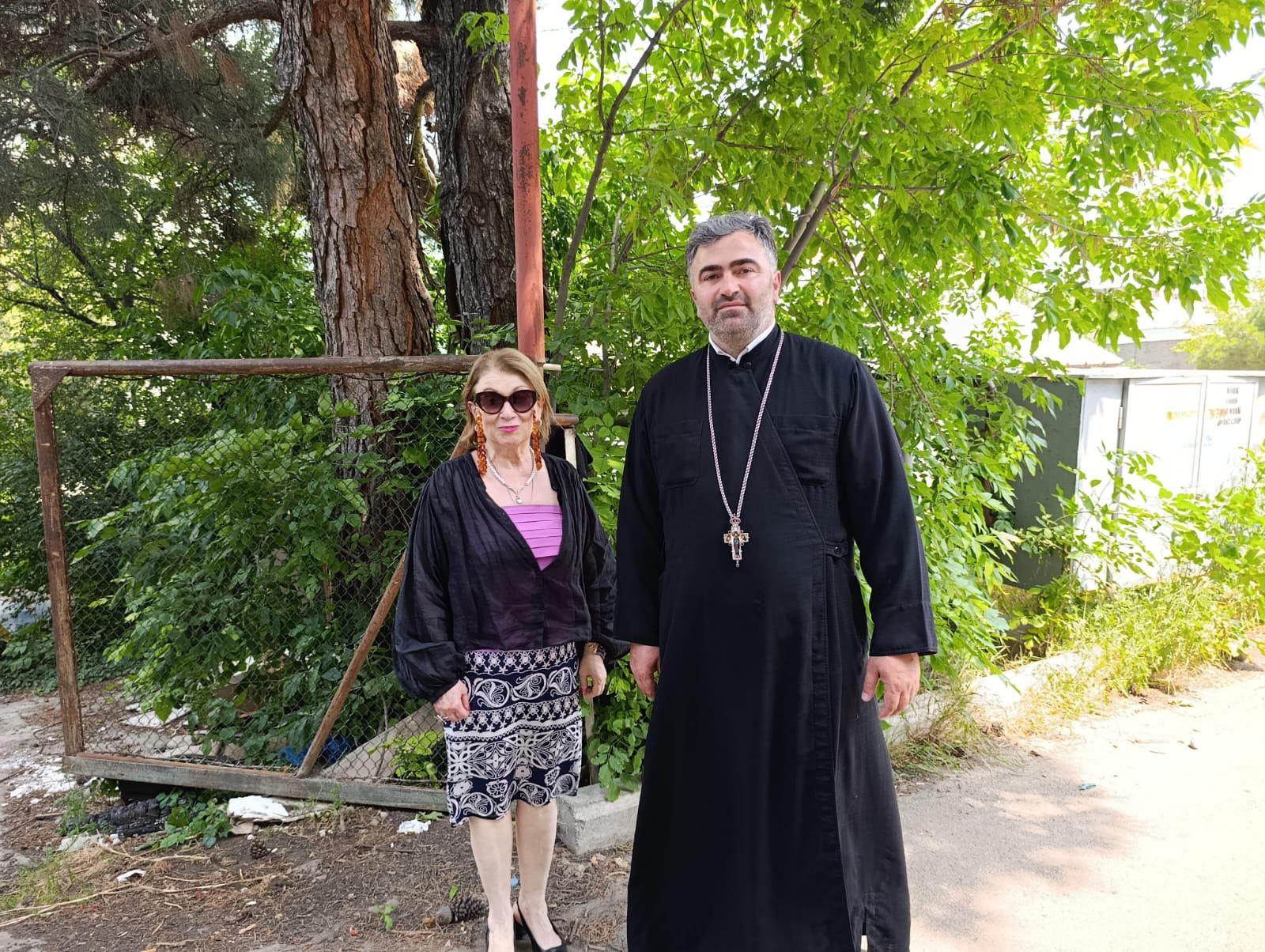 რელიგიის საკითხთა სახელმწიფო სააგენტოს თანამშრომლებმა, სოფელ საირხის წმინდა ნინოს სახელობის მართლმადიდებელი სკოლის წარმომადგენლებს ჰუმანიტარული ტვირთი გადასცეს