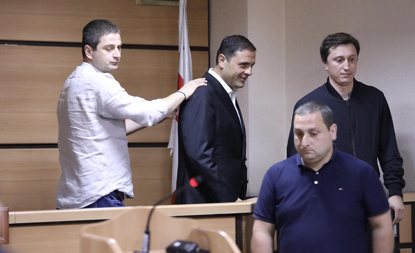 რომეო მიქაუტაძის მძახალი სასამართლო პროცესზე - პატივისცემის ნიშნად შევთავაზე დახმარება და 300 000 ლარი მივეცი, რაში სჭირდებოდა, არ ჩავძიებივარ - ხელშეკრულების ერთი ეგზემპლარი მე გადმომცეს, მაგრამ ნდობიდან გამომდინარე, გადავაგდე