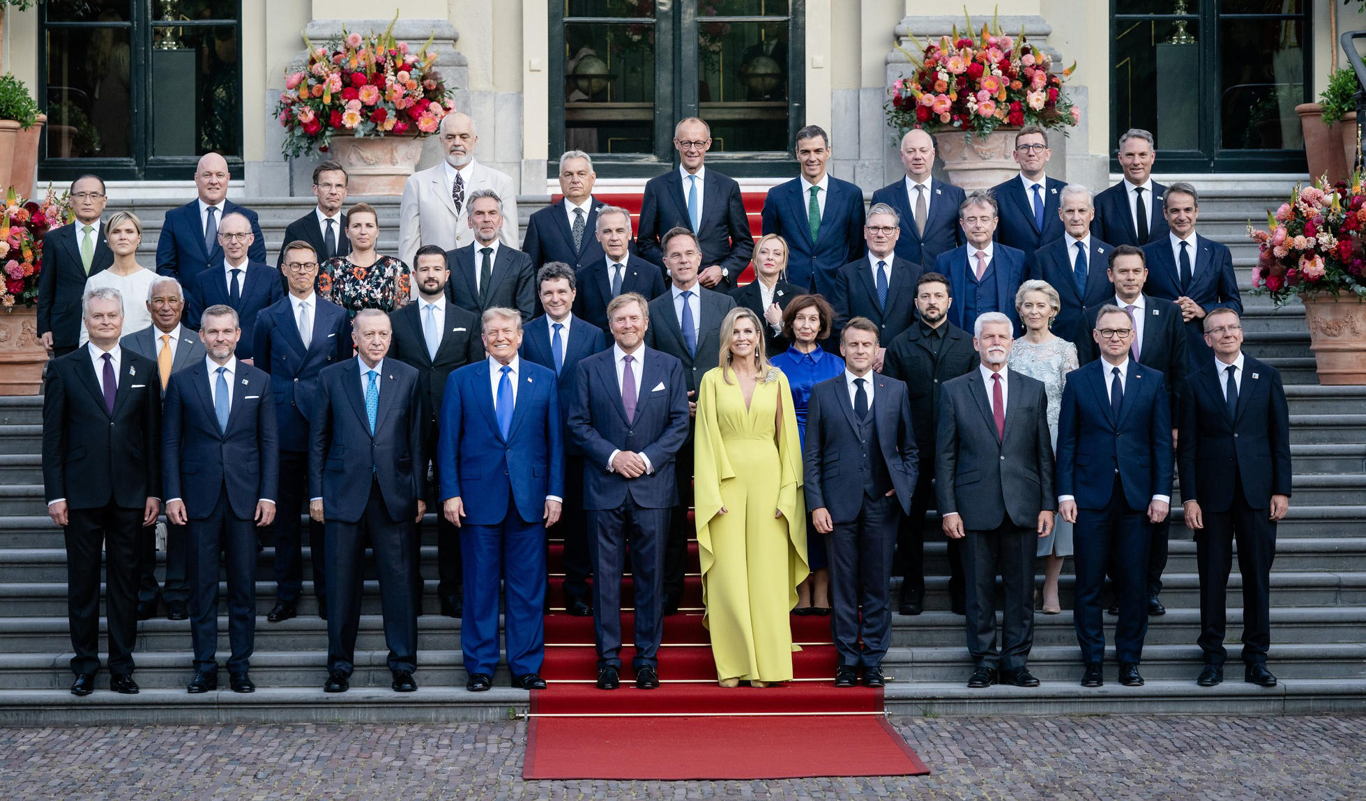 მედია - ნატო-ს სამიტის ფარგლებში დონალდ ტრამპი ვოლოდიმირ ზელენსკის 25 ივნისს შეხვდება