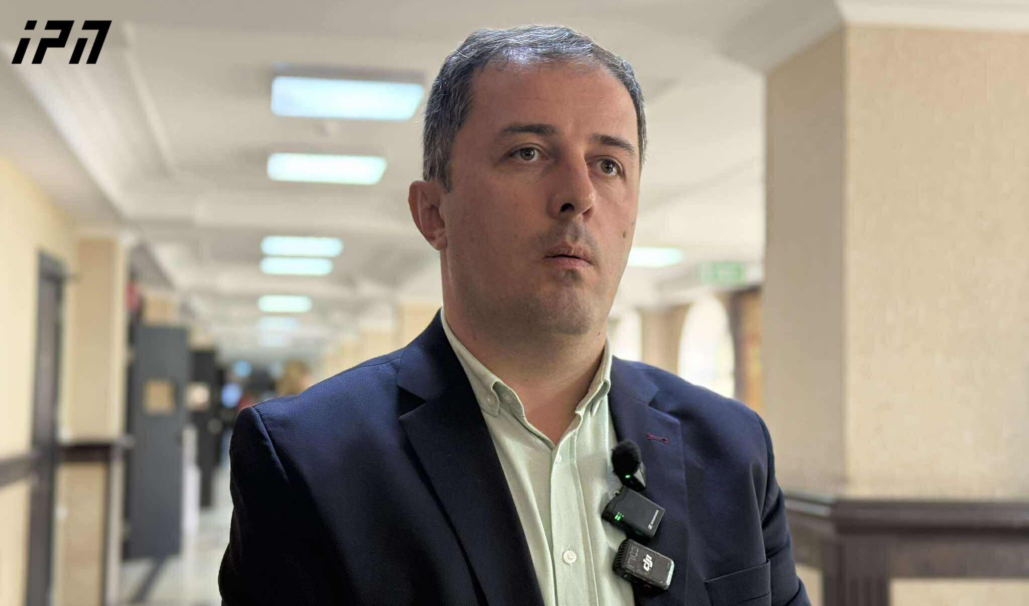ირაკლი ბენია - ჩვენ დავეთანხმეთ აცილებას, თუმცა სასამართლომ არ ჩამოგაცილა, ამიტომ, დღეს გვაქვს მოცემულობა, რომ ვართ დაკავებულების ადვოკატები - სასამართლოს გადაწყვეტილებას უნდა დავემორჩილოთ