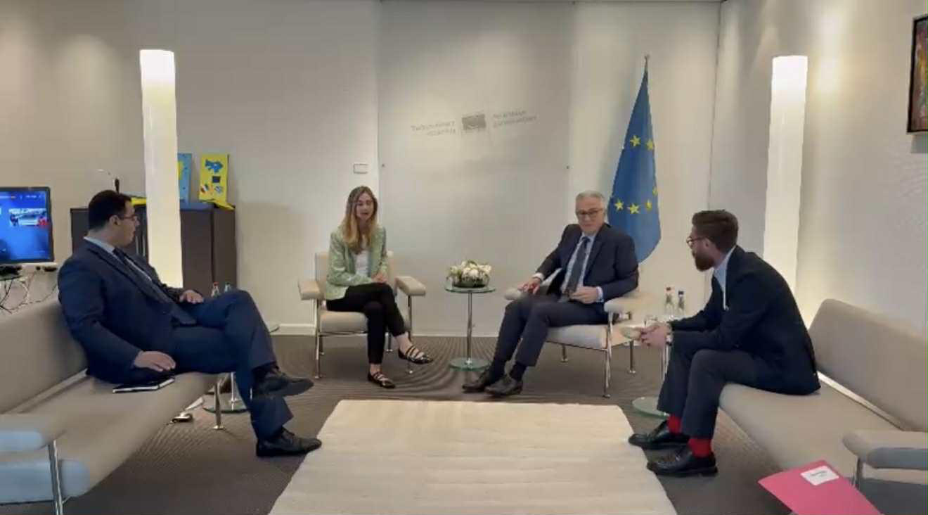 „კოალიცია ცვლილებისთვის“ ევროპის საბჭოს საპარლამენტო ასამბლეის პრეზიდენტ თეოდორუს რუსოპულოსთან ოპოზიციური პარტიების წარმომადგენლების შეხვედრასთან დაკავშირებით ინფორმაციას ავრცელებს