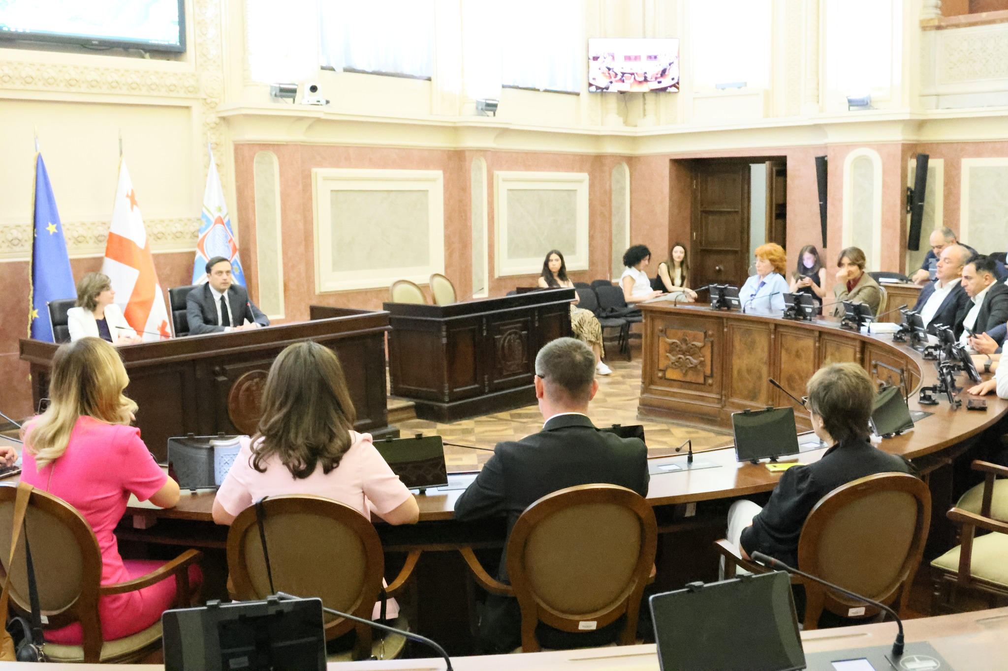 სახალხო დამცველი აღმოსავლეთ საქართველოს თვითმმართველობების წარმომადგენლებს შეხვდა