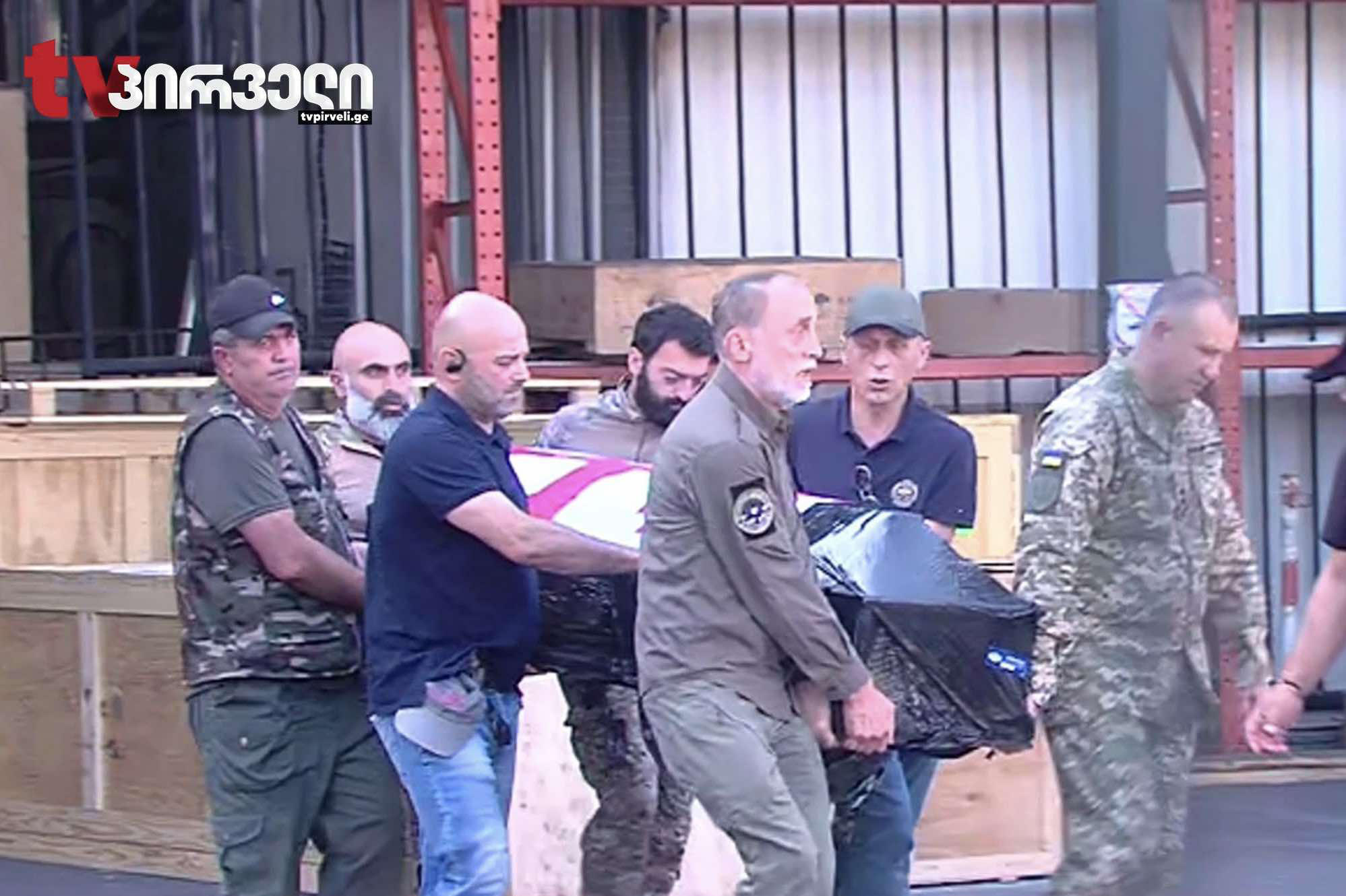 უკრაინაში გარდაცვლილი ქართველი მებრძოლი, ვანო ნადირაძე საქართველოში ჩამოასვენეს