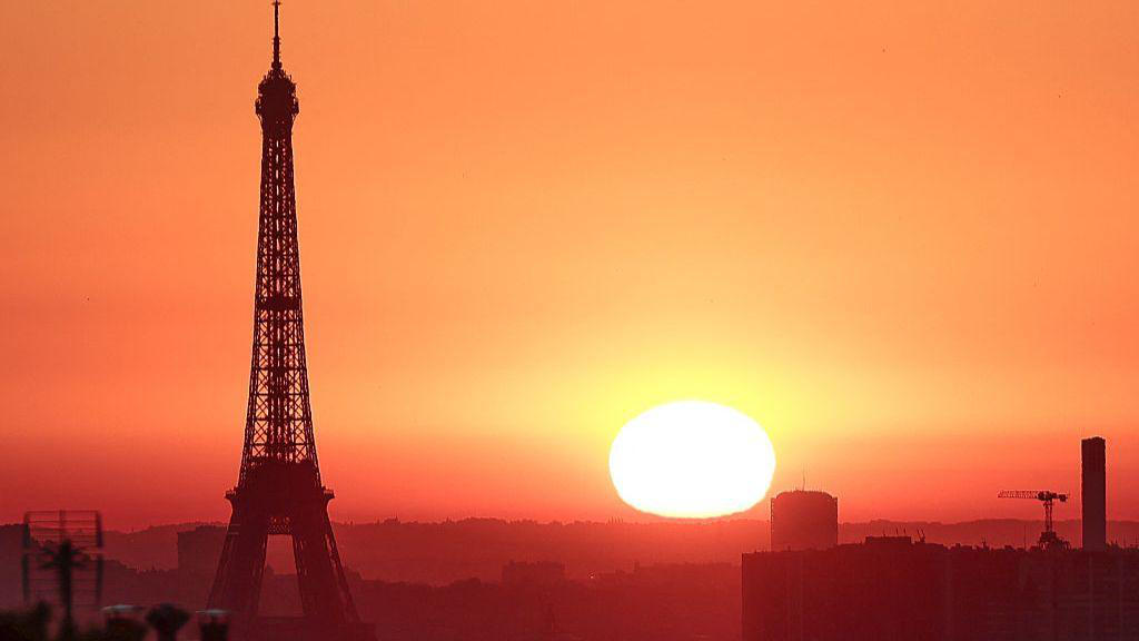 ევროპაში სიცხის ტალღას ებრძვიან - პარიზში საფრთხის წითელი დონეა გამოცხადებული, იტალიაში ორი ადამიანი დაიღუპა