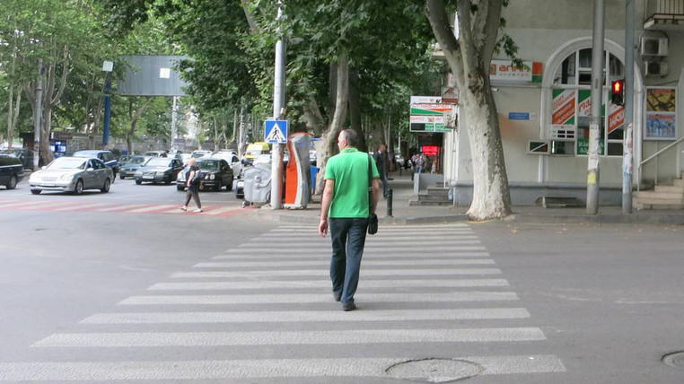 ქვეითად მოსიარულე პირებისთვის ადმინისტრაციული პასუხისმგებლობა მკაცრდება და კანონით დადგენილი ჯარიმები იზრდება