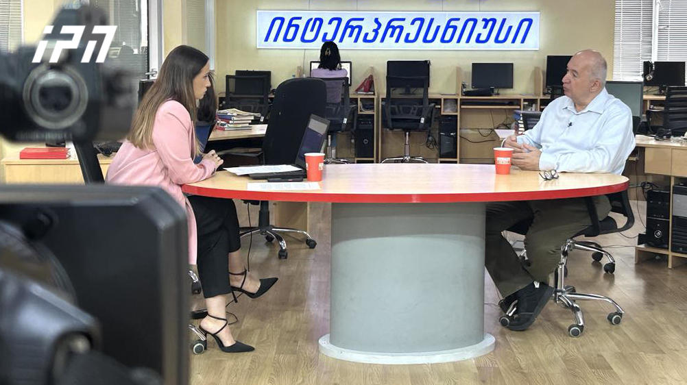 პაატა ზაქარეიშვილი - ვერ ვხედავ, რომ „რევოლუცია მოდის“ და ვინც რევოლუციაზე ფიქრობს, შედეგებზე ფიქრობს? რაც შეეხება „ოცნებას“, მან გამოიყვანა ქართველების ახალი ჯიში, რომელიც ყველაფერზეა წამსვლელი, მათ შორის ციხეებში