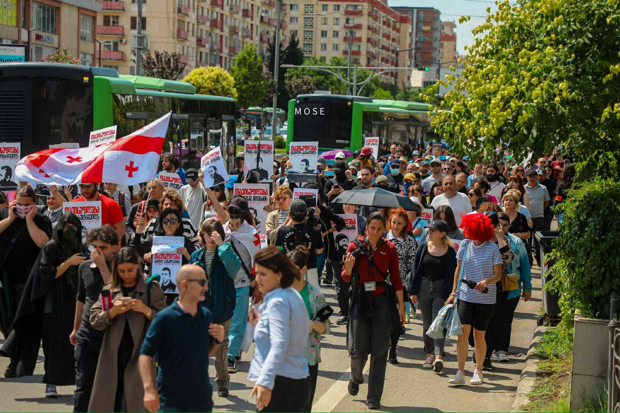 რუსთავში საპროტესტო აქცია ლოზუნგით: „თავისუფლება რეჟიმის ტყვეებს!“ გაიმართა