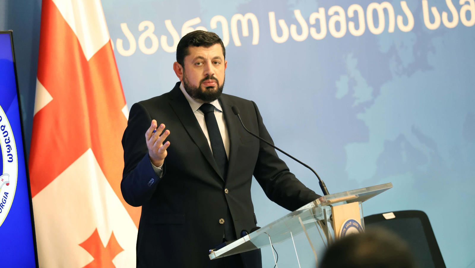 ანტიკორუფციული ბიურო რაჟდენ კუპრაშვილის, საგარეო საქმეთა მინისტრის პირველი მოადგილისა და საქართველოში აკრედიტებული დიპლომატიური კორპუსისა და საერთაშორისო ორგანიზაციების წარმომადგენლების შეხვედრაზე ინფორმაციას ავრცელებს