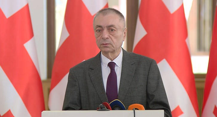 თენგიზ შარმანაშვილი თორნიკე რიჟვაძეზე - პირველ რიგში, მინდა უფალს შევთხოვო, რომ გამოიყვანოს ამ მდგომარეობიდან და გამოაჯანმრთელოს - დადგენილია, რომ ეს წერილი მართლა მისი დაწერილია? როგორ დაადგინეს, ექსპერტიზა ჩატარდა?