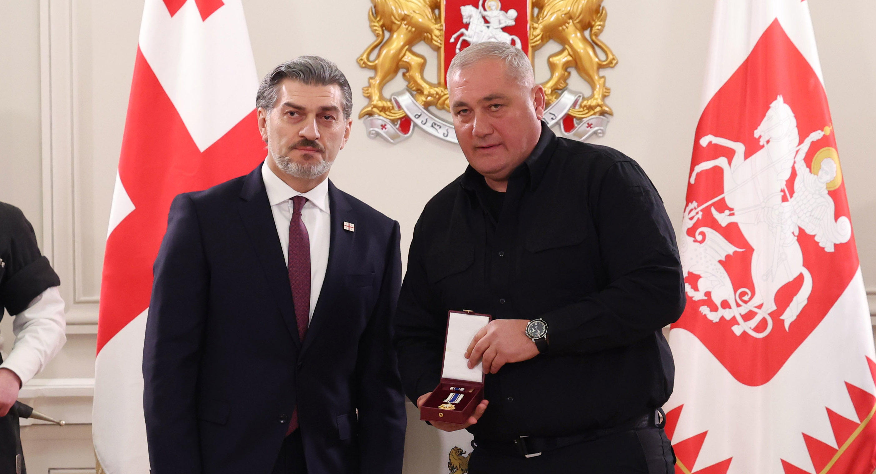 განსაკუთრებულ დავალებათა დეპარტამენტის დირექტორის მოადგილემ, მილერი ლაგაზაურმა თანამდებობა დატოვა