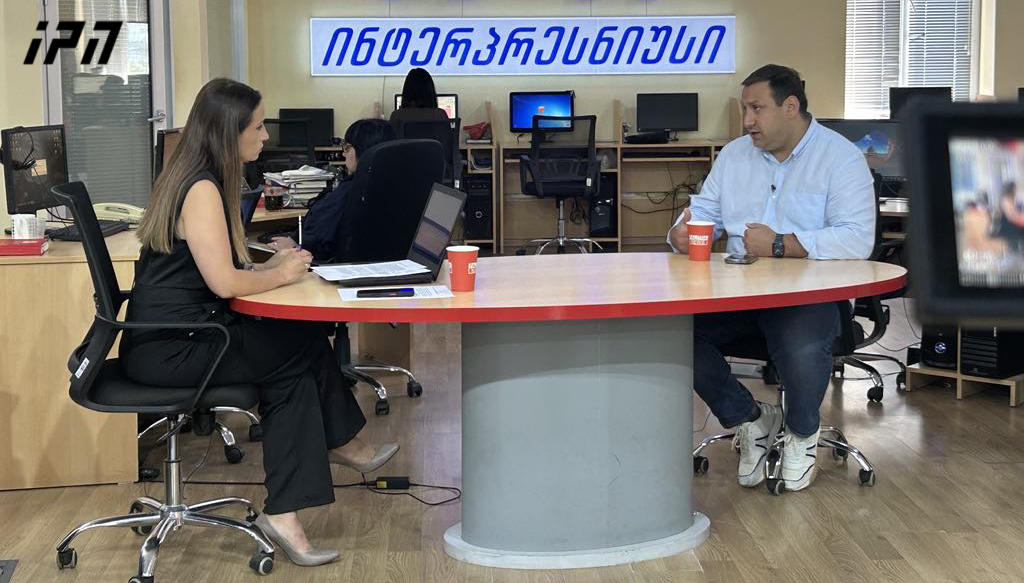 ლაშა ფარულავა - ლაშა პაპაშვილი დალაგებული იყო ღარიბაშვილთან, „ახალი პატრონი“ კი ეუბნება, რომ ფული უნდა მიიტანოს ივანიშვილთან - ივანიშვილმა „ქოცების“, მათ შორის ფავორიტი ბიზნესმენების „გაპარსვა“ დაიწყო