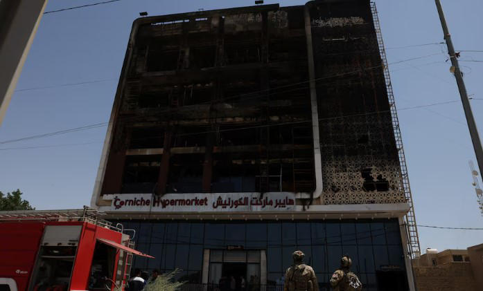 Reuters - ერაყის აღმოსავლეთით, ქალაქ ალ-კუტის სავაჭრო ცენტრში გაჩენილი მასშტაბური ხანძრის შედეგად, სულ მცირე 69 ადამიანი დაიღუპა და 11 დაკარგულად ითვლება