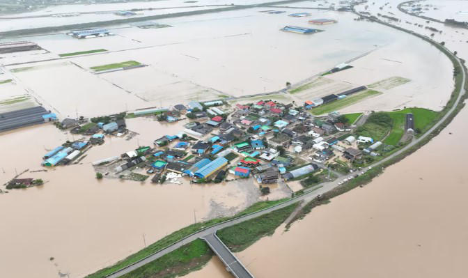 სამხრეთ კორეაში ძლიერი წვიმის შედეგად სულ მცირე ორი ადამიანი დაიღუპა, საჭირო  გახდა 1000-ზე მეტი ადამიანის ევაკუაცია