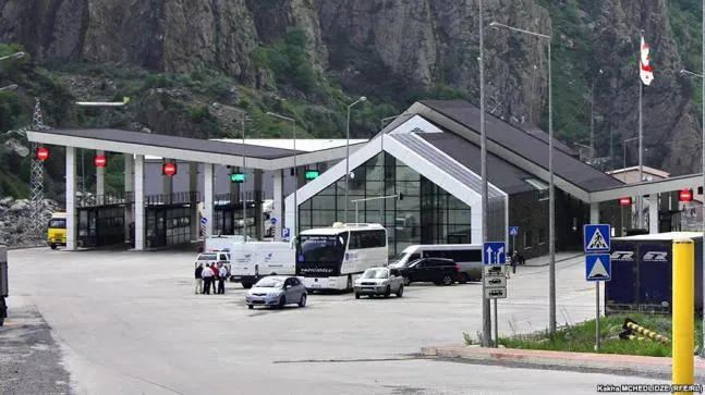 A Ukrainian citizen located in the so-called neutral zone at the “Dariali” border crossing point has inflicted self-harm: the Ministry of Internal Affairs has launched an investigation
