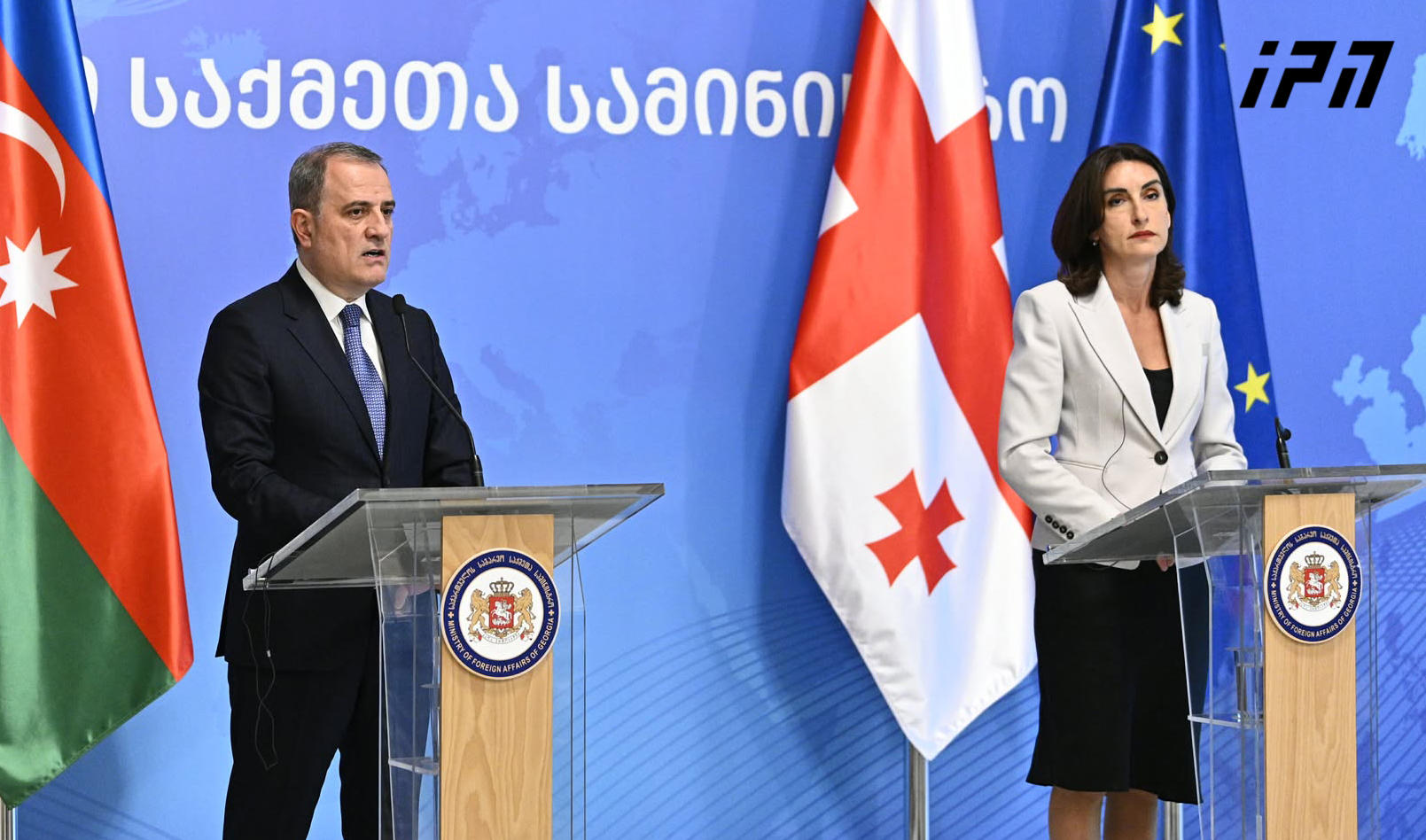 აზერბაიჯანის საგარეო საქმეთა მინისტრი - მიხარია, რომ გასულ წელს, საქართველოში ძალიან დიდი წარმატებით დასრულდა საპარლამენტო არჩევნები და ახლა ჩვენს ლიდერებს შორის ინტენსიური ურთიერთობა არსებობს