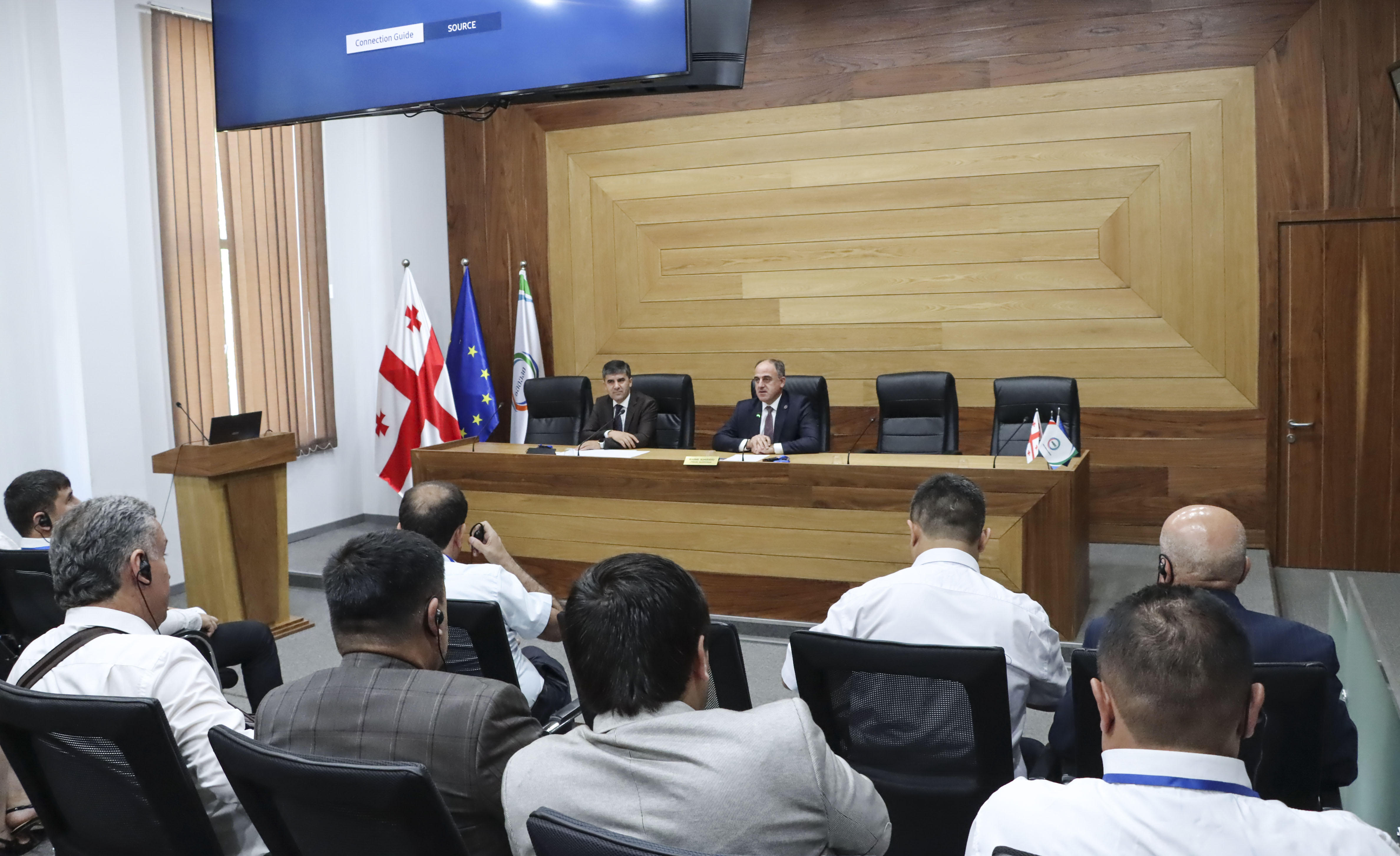 სემეკში ტაჯიკეთის ენერგეტიკის სექტორის წარმომადგენლებთან შეხვედრა გაიმართა