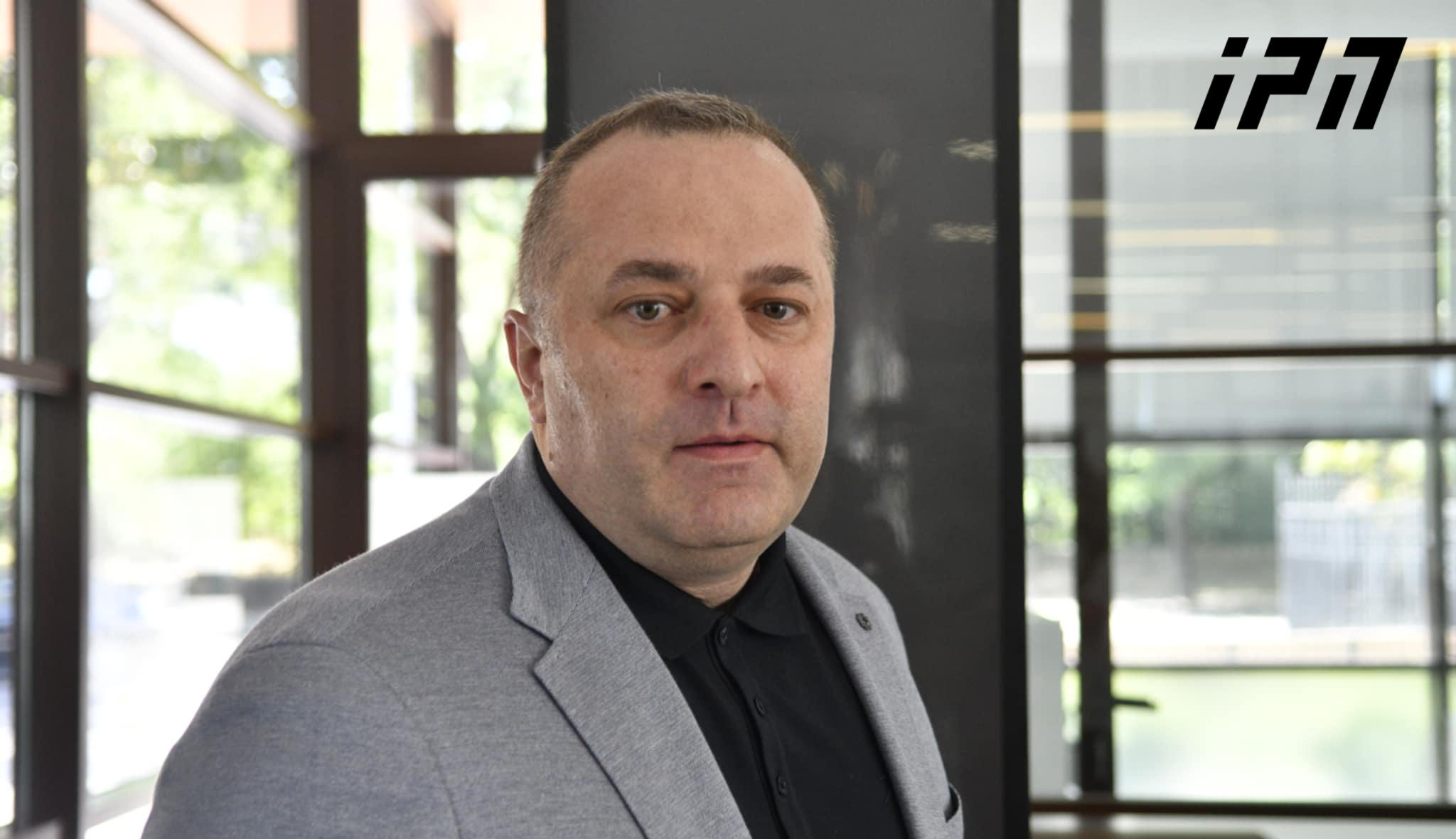 გიორგი გახარიას საქმეზე, რომელიც ჩორჩანაში საგუშაგოს გახსნას უკავშირდება, სასამართლოში დავით სუჯაშვილის დაკითხვა მიმდინარეობს