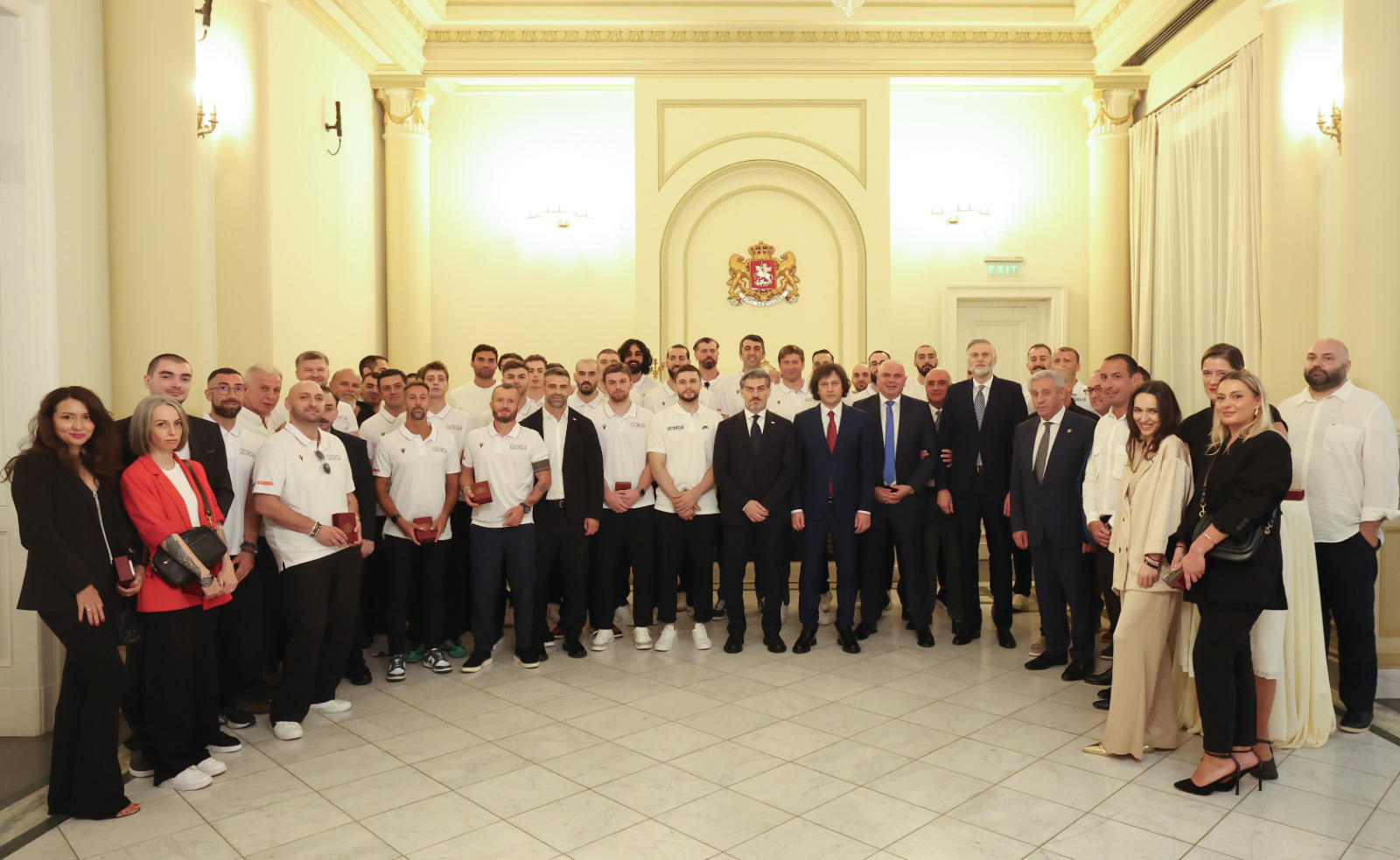 Михаил Кавелашвили наградил членов Федерации баскетбола Грузии орденами Победы имени Святого Георгия, орденами Чести и медалями Чести