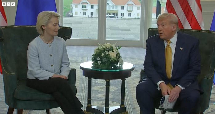 BBC - ამერიკის შეერთებულმა შტატებმა და ევროკავშირმა სავაჭრო შეთანხმების ჩარჩოს მიაღწიეს - აშშ ევროკავშირის ყველა საქონელზე 15%-იან ტარიფებს დააწესებს