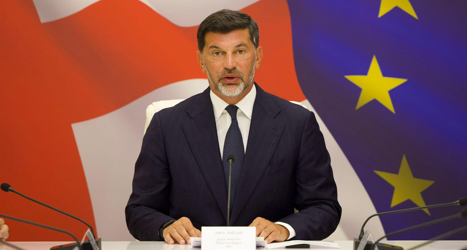 კახა კალაძე თვალჭრელიძის ქუჩაზე მცხოვრებლებზე - სპეკულაციები ხდება, თუმცა რეალურად, როგორც ადრე, ახლაც გამოვთქვამთ მზადყოფნას ქირით გაყვანაზე - ტყუილია, რომ ეს ერთი ან სამი თვით შესთავაზეს, ერთი წლის შემდეგ, ხელმეორედ ფორმდება ხელშეკრულება