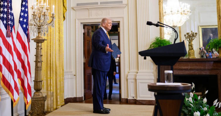 დონალდ ტრამპი - აშშ-ში მყოფი უკრაინის მოქალაქეები ომის დასრულებამდე აქ დარჩენას შეძლებენ