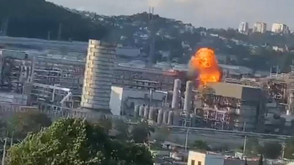 უკრაინულმა ძალებმა სოჭში მდებარე ნავთობის ბაზაზე დრონებით იერიში განახორციელეს - სოჭის აეროპორტის მუშაობა დროებით შეჩერდა