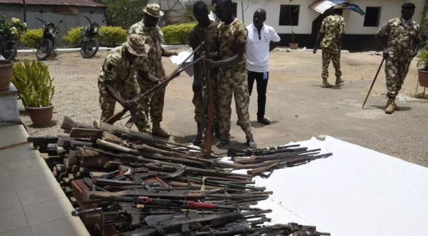 Reuters  - შეიარაღებულმა პირებმა ნიგერიის ჩრდილო-დასავლეთით 60-ზე მეტი ადამიანი, მათ შორის ქალები და ბავშვები გაიტაცეს