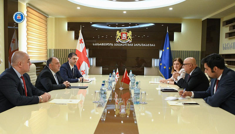 გენერალურმა პროკურორმა, გიორგი გვარაკიძემ საქართველოში თურქეთის რესპუბლიკის საგანგებო და სრულუფლებიან ელჩთან, ალი ქაან ორბაისთან შეხვედრა გამართა