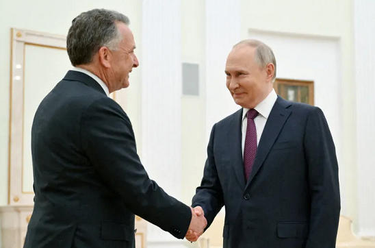 კრემლში ვლადიმერ პუტინისა და სტივ უიტკოფის შეხვედრა მიმდინარეობს