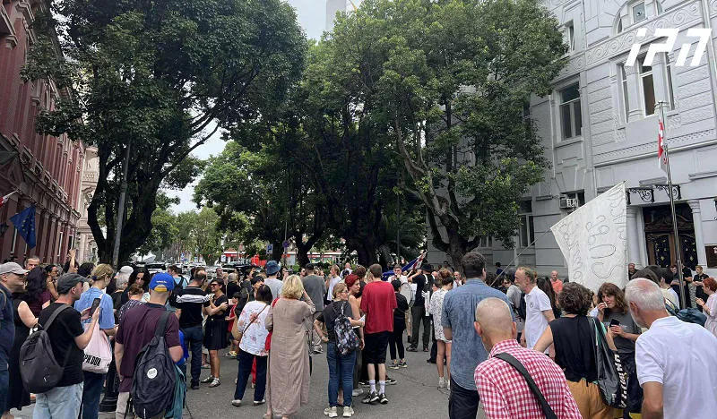 Supporters of Mzia Amaghlobeli are holding a march in the streets of Batumi