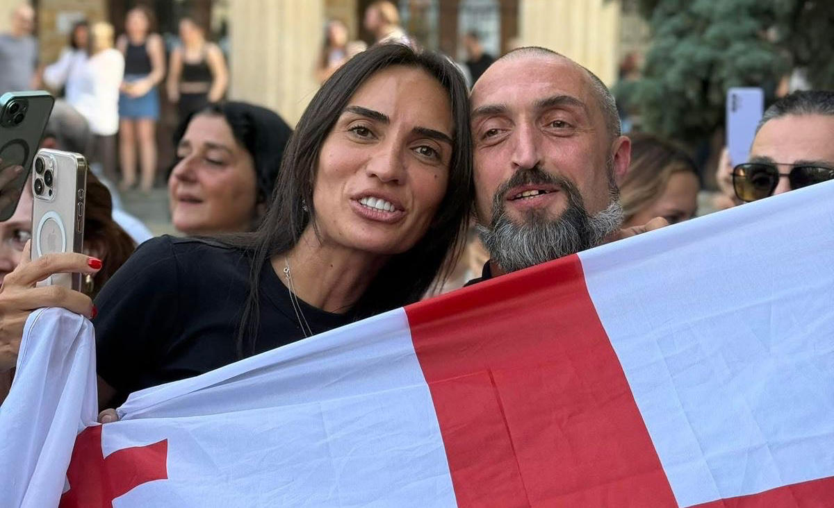 სოფო ჯაფარიძე - გიორგი ახობაძის გაუტეხელობამ, პრინციპულმა ბრძოლამ, რეჟიმის ყველა ტყვის სიმტკიცემ მოიტანა დღევანდელი დღე - მიუხედავად იმისა, რომ დღეს მზია ხელიდან გამოგვტაცეს, ძალიან მალე თითოეული სინდისის პატიმარი თავისუფალი იქნება