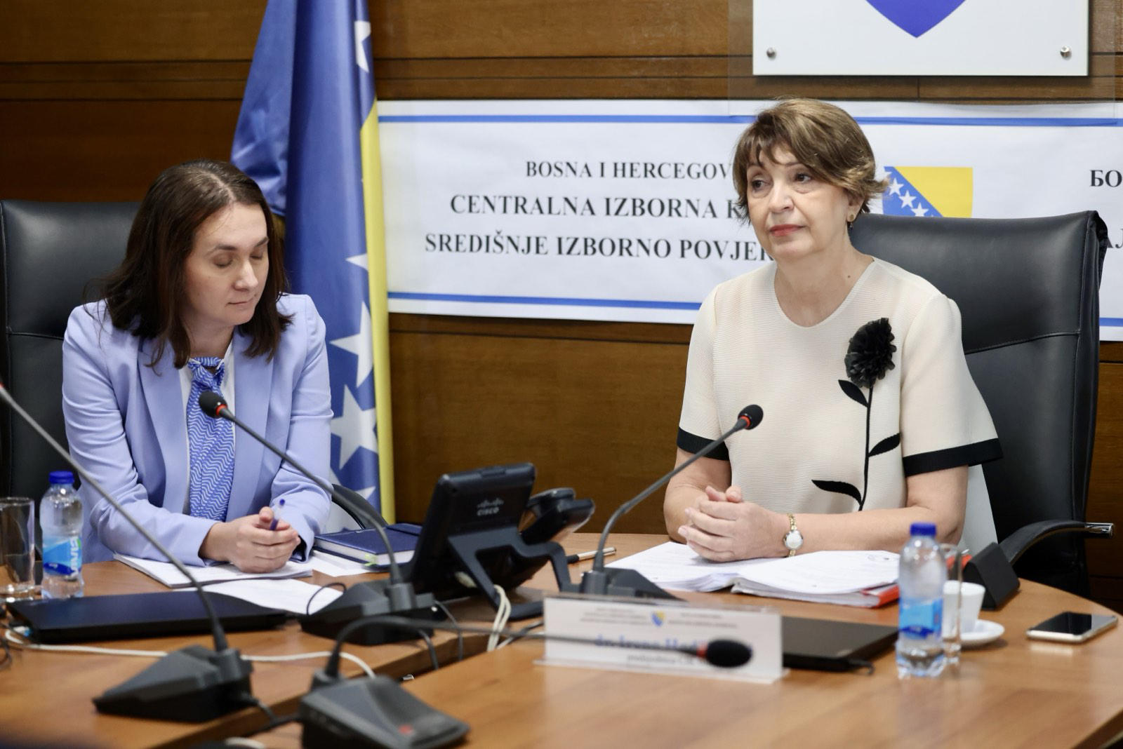 ბოსნია და ჰერცეგოვინას ცენტრალურმა საარჩევნო კომისიამ სერბთა რესპუბლიკის ლიდერს, მილორად დოდიკს მანდატი შეუჩერა