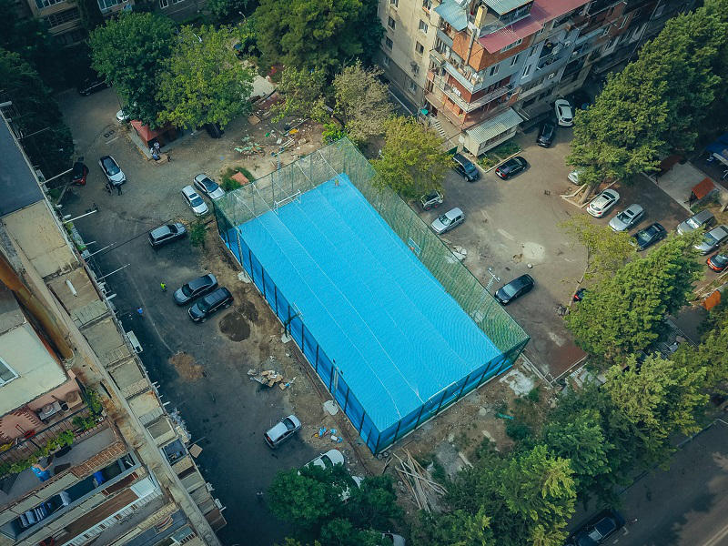 დიღმის მასივში სპორტული მოედანი შენდება